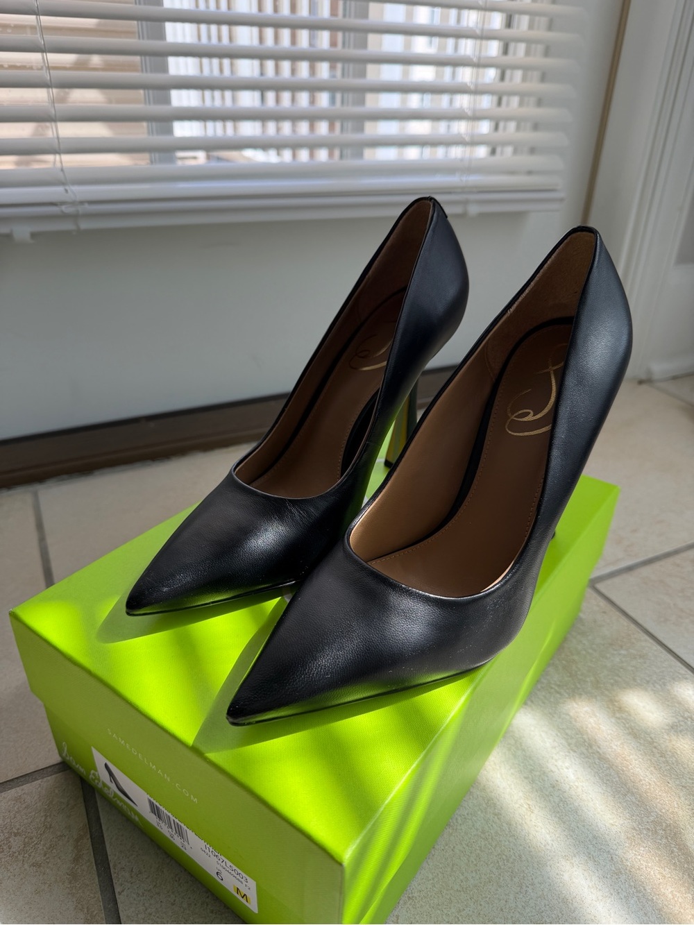 Sam Edelman Black Leather Pumps - Picture 2 of 8
